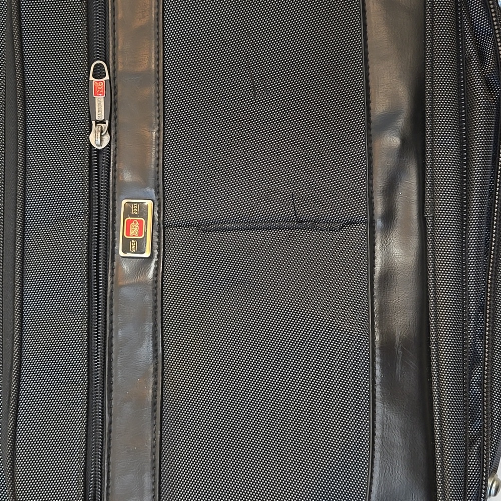 Briefcase~Unisex - Picture 2 of 13